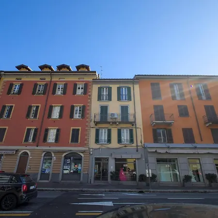 Carpe Diem 2 Bedrooms 2 Bathrooms Free Parking Appartement Como