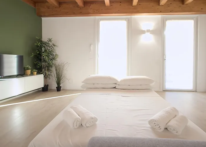Апартаменты Carpe Diem 2 Bedrooms 2 Bathrooms Free Parking